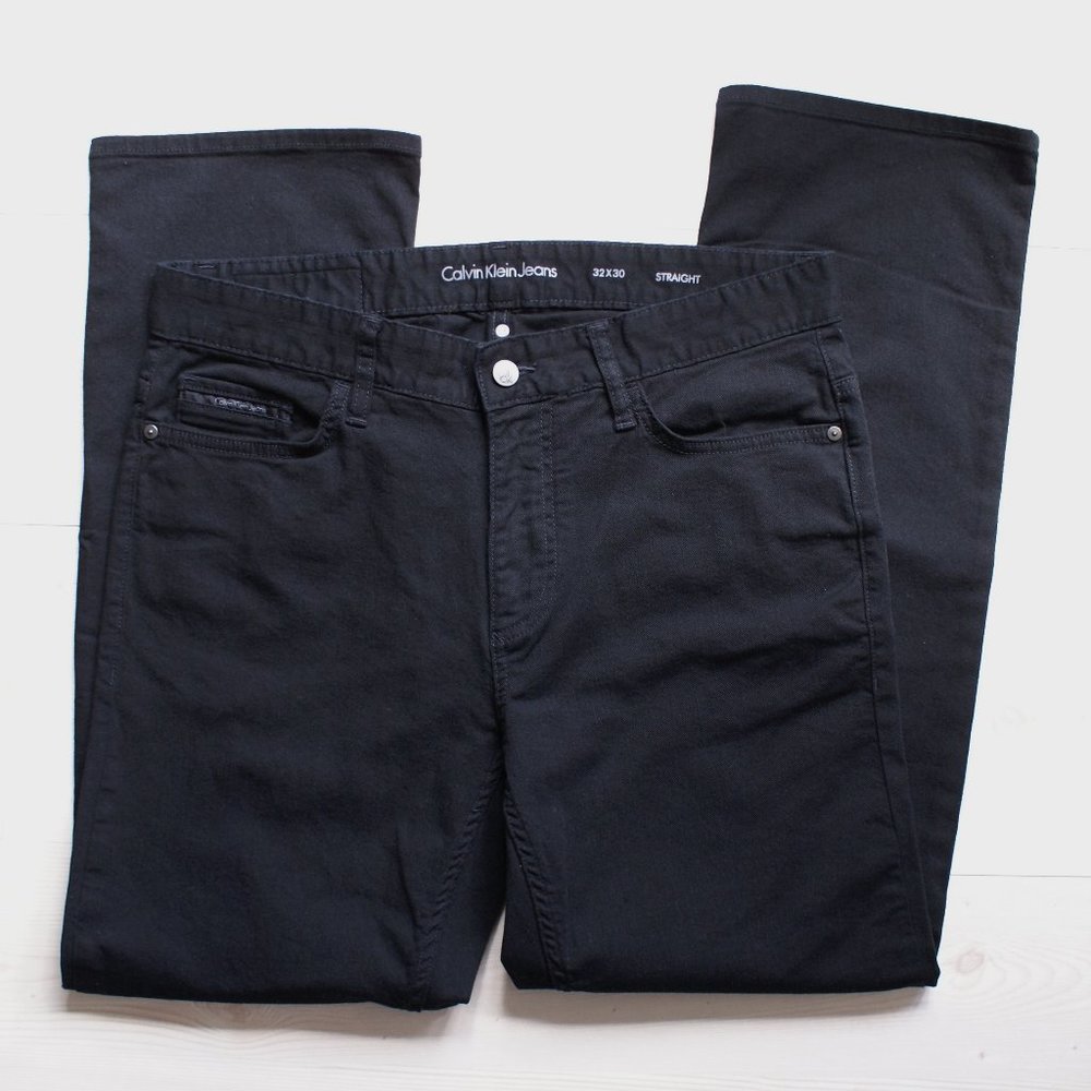 Calvin Klein Straight Fit Jeans - Solid Black